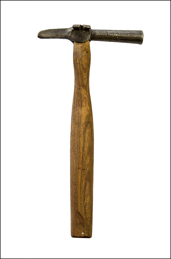 Roofers hammer - blunt and pointed ends with central claw