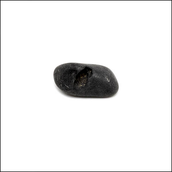 Pebble - uneven shape, black