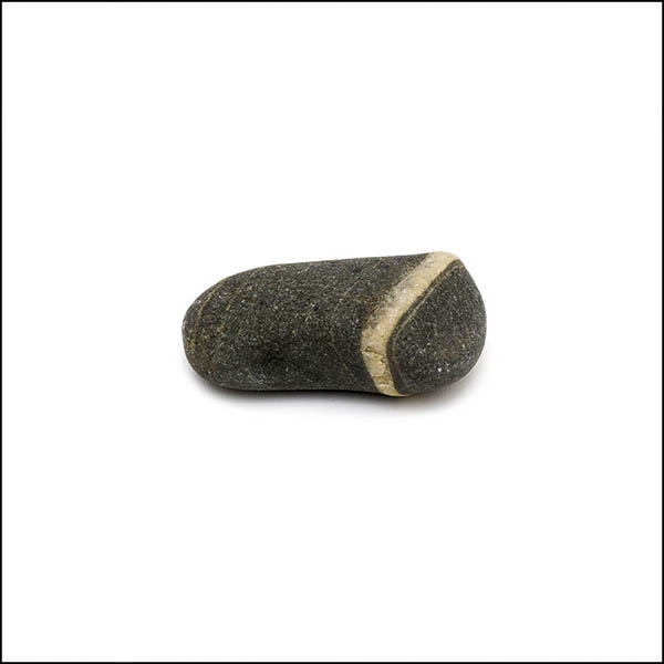 Pebble - oval, cool grey, single thick white diagonal stripe