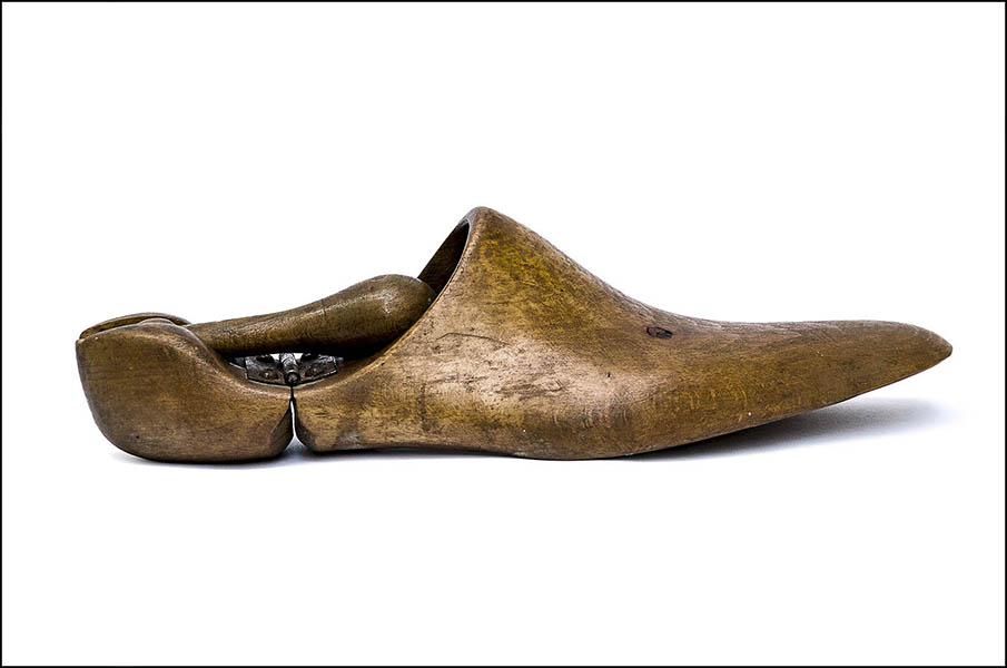 Shoe Stretcher - Hinged wooden form - antique